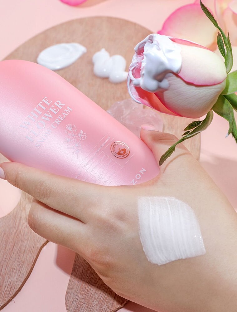 White Flower Snow Cream Beyazlatıcı Işıltı Artırıcı Yüz Kremi 150 ml
