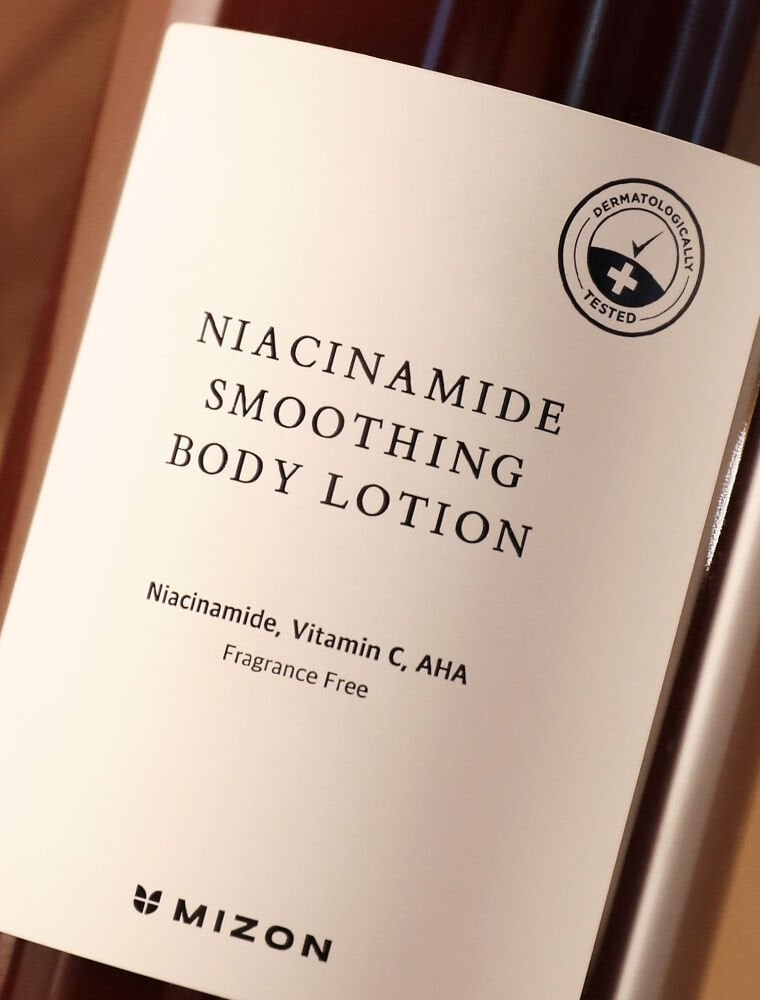 Niacinamide Smoothing Body Lotion Işıltı Artırıcı Canlandırıcı Vücut Losyonu 300 ml