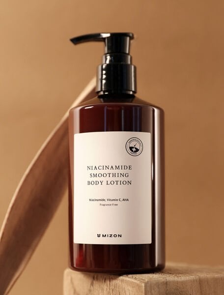 Niacinamide Smoothing Body Lotion Işıltı Artırıcı Canlandırıcı Vücut Losyonu 300 ml